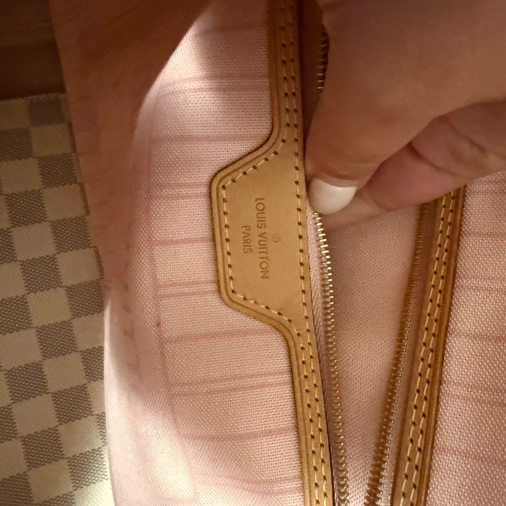 Louis Vuitton Neverfull MM - Picture 4 of 5